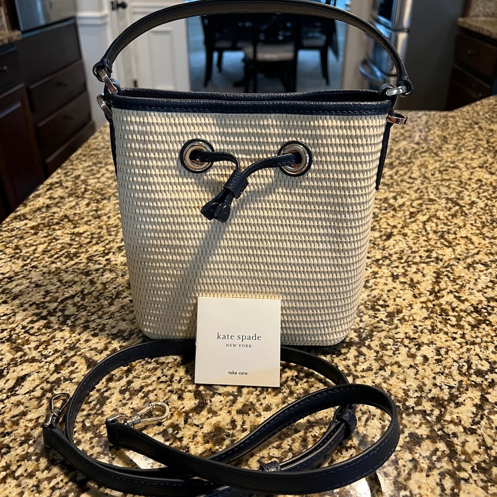 NWOT Kate Spade ♠️ Bucket Crossbody Bag! - Picture 2 of 7